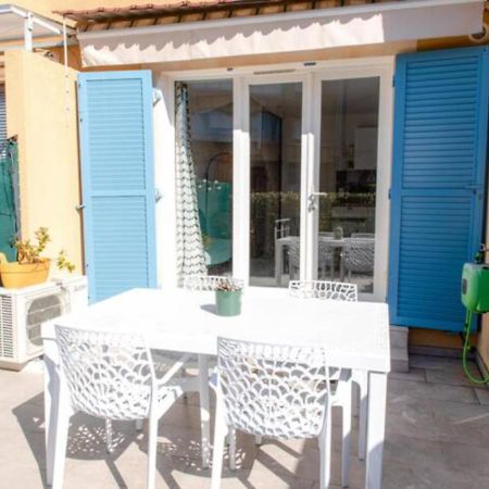 Mazet - A 300M De La Plage / Terrasse / Wifi / La Conciergerie Varoise La Londe-les-Maures Exterior foto